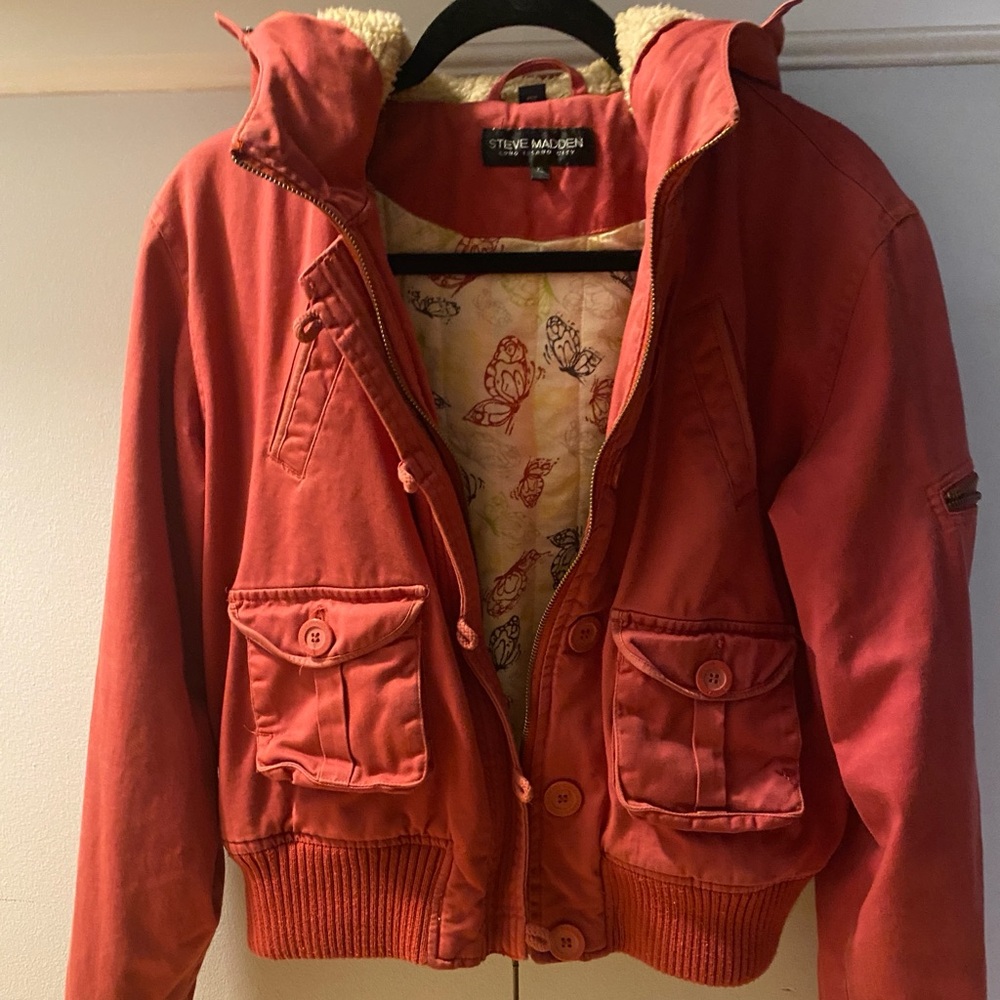Steve Madden Women's Utility Jacket in Red Hoodie Zipper Size L-XL.